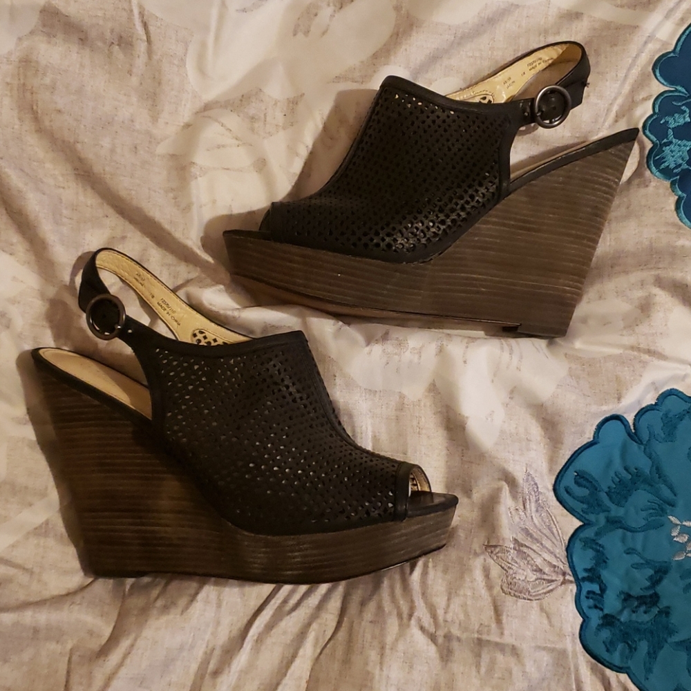 Peep Toe Coach